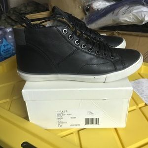 used pair of Coach Pete Soft Port Men’s shoes 9